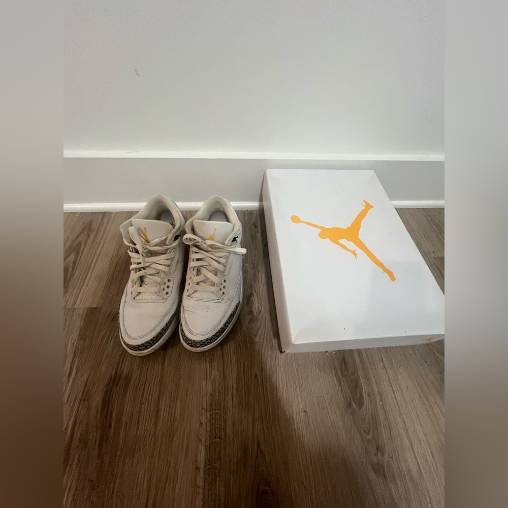WMNS JORDAN 3 RETRO 'LASER ORANGE' 🍊 - Picture 3 of 5